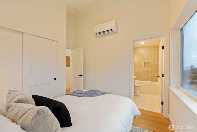 217 NW 45th Street, Seattle, WA 98107