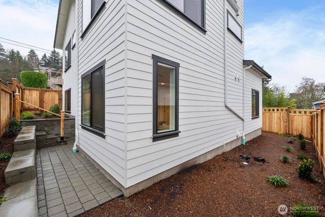 217 NW 45th Street, Seattle, WA 98107