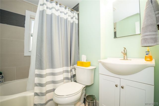 94 Ridgewood Road, Buffalo, NY 14220