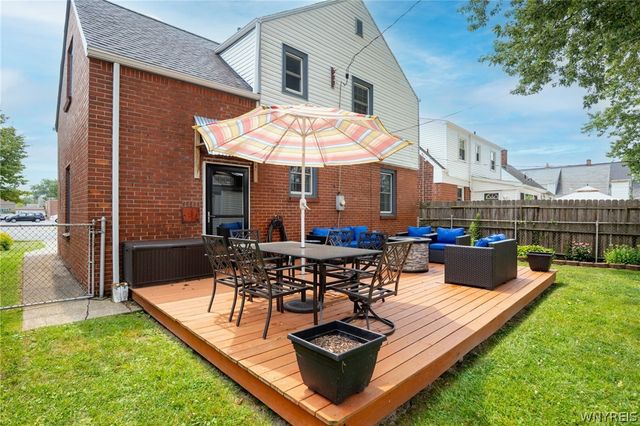 94 Ridgewood Road, Buffalo, NY 14220