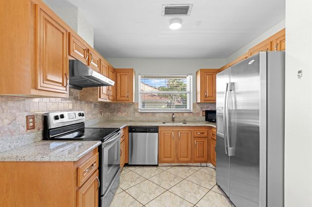 6262 Walk Circle, Boca Raton, FL 33433