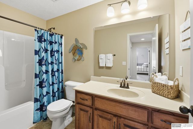 17355 Y Street, Omaha, NE 68135