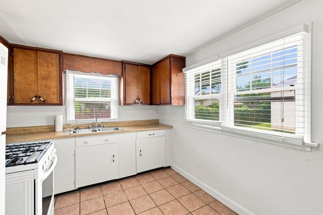305 Valeria St, Nashville, TN 37210