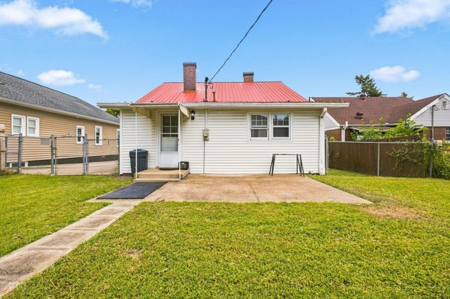 305 Valeria St, Nashville, TN 37210