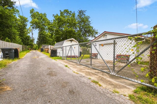 305 Valeria St, Nashville, TN 37210