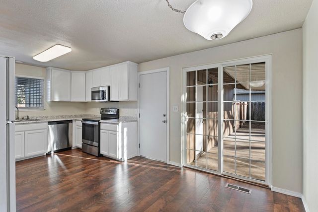 4065 Crestwood Circle, Central Point, OR 97502