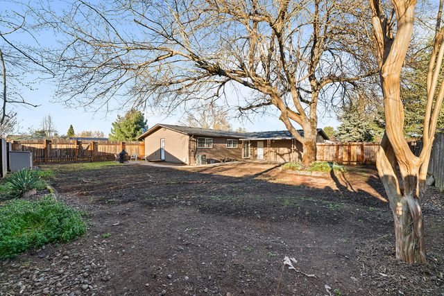 4065 Crestwood Circle, Central Point, OR 97502