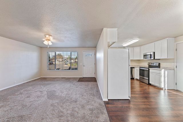 4065 Crestwood Circle, Central Point, OR 97502