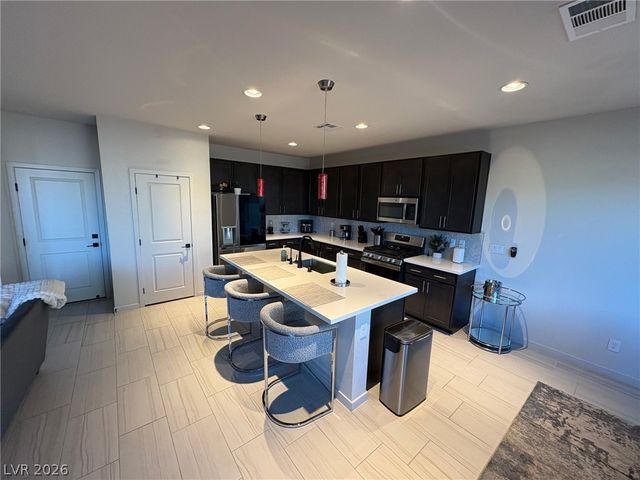 9702 Sapphire Rim Avenue, Las Vegas, NV 89148