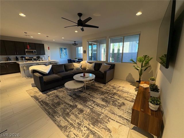 9702 Sapphire Rim Avenue, Las Vegas, NV 89148