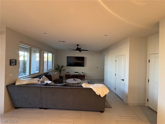 9702 Sapphire Rim Avenue, Las Vegas, NV 89148