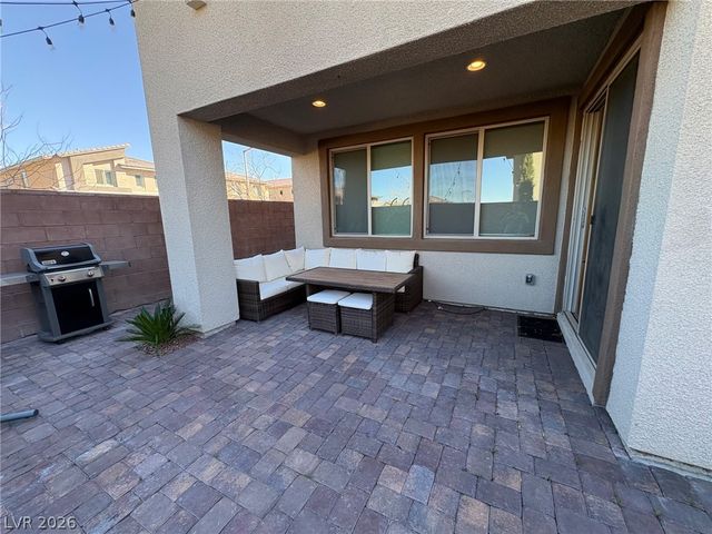 9702 Sapphire Rim Avenue, Las Vegas, NV 89148