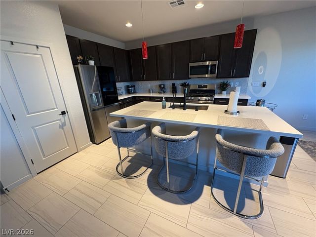 9702 Sapphire Rim Avenue, Las Vegas, NV 89148