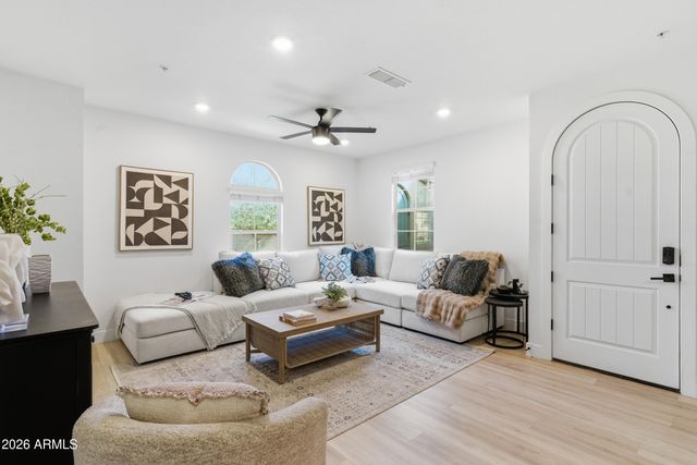 3855 S MCQUEEN Road 34, Chandler, AZ 85286