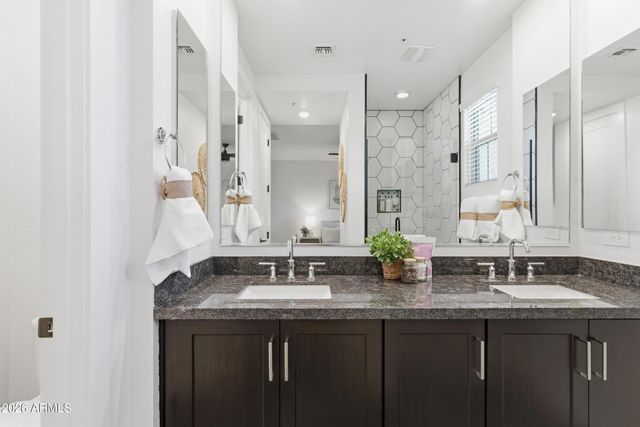 3855 S MCQUEEN Road 34, Chandler, AZ 85286