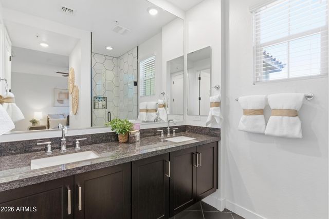 3855 S MCQUEEN Road 34, Chandler, AZ 85286