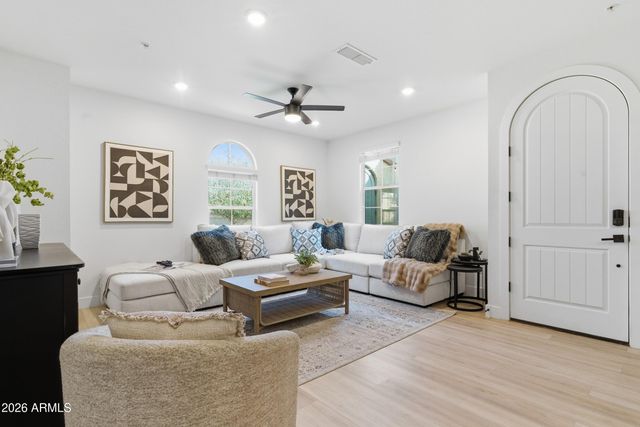 3855 S MCQUEEN Road 34, Chandler, AZ 85286