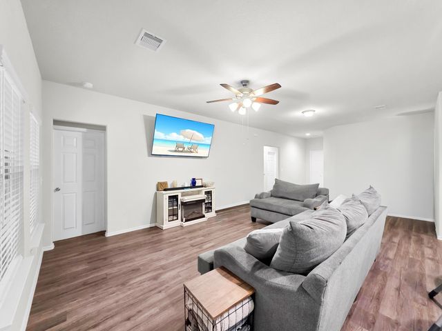 9991 Spring Creek Road, Cleveland, TX 77327