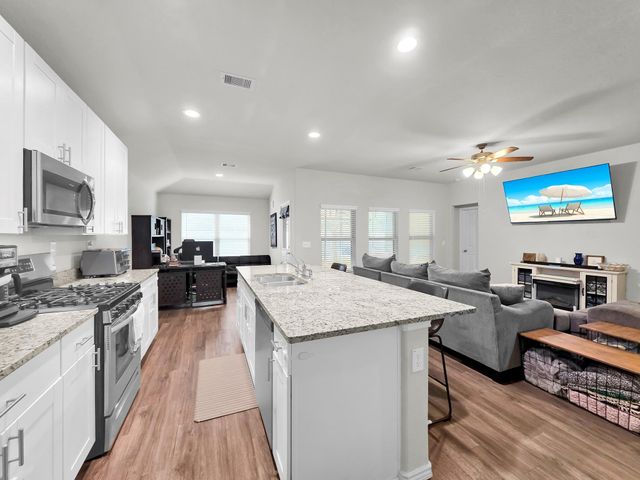 9991 Spring Creek Road, Cleveland, TX 77327