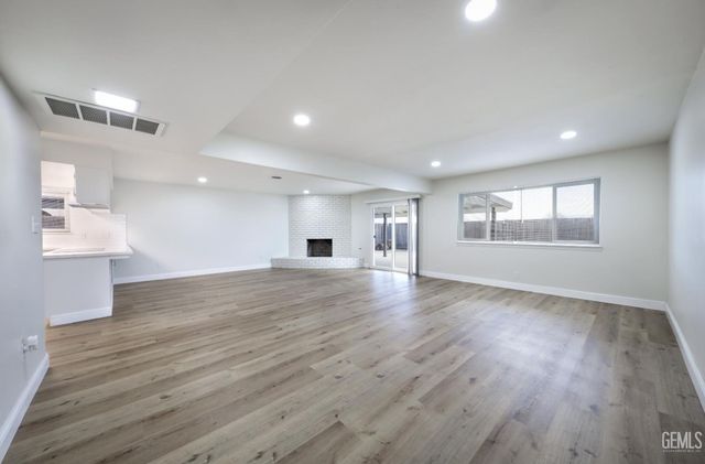 2519 Holladay Avenue, Bakersfield, CA 93313