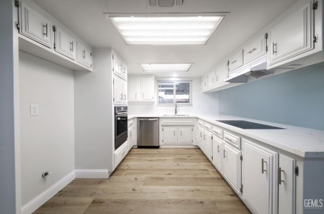 2519 Holladay Avenue, Bakersfield, CA 93313