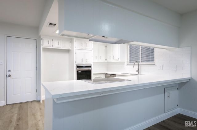 2519 Holladay Avenue, Bakersfield, CA 93313