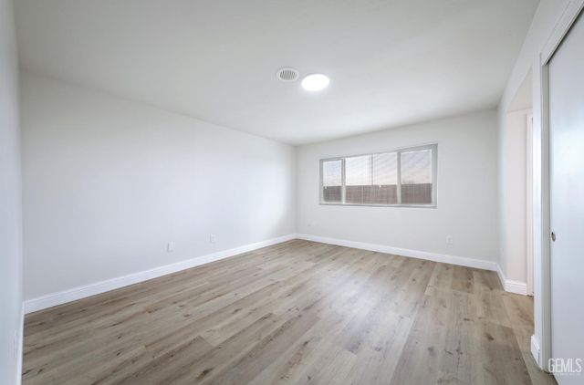 2519 Holladay Avenue, Bakersfield, CA 93313