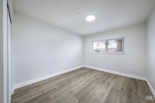 2519 Holladay Avenue, Bakersfield, CA 93313