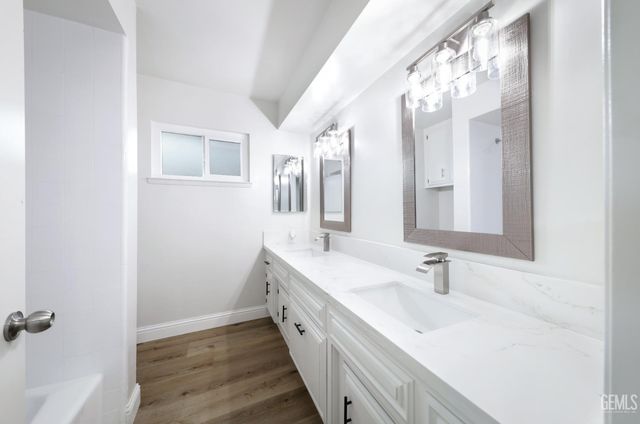 2519 Holladay Avenue, Bakersfield, CA 93313