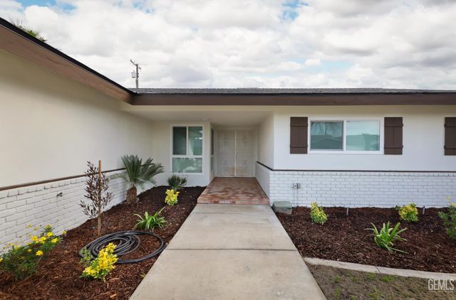 2519 Holladay Avenue, Bakersfield, CA 93313