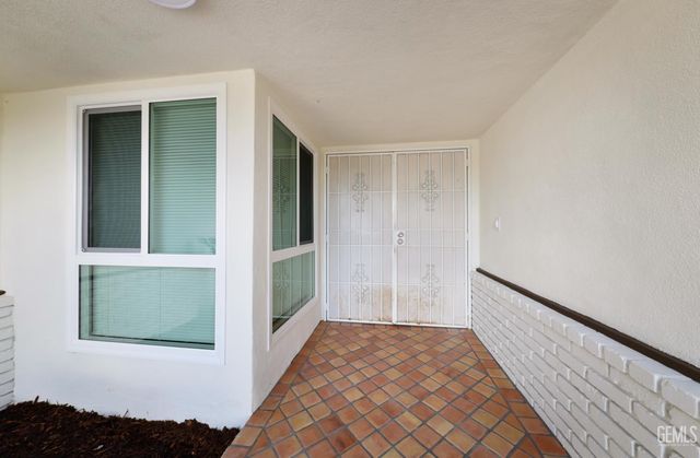 2519 Holladay Avenue, Bakersfield, CA 93313