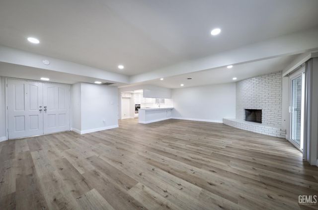 2519 Holladay Avenue, Bakersfield, CA 93313