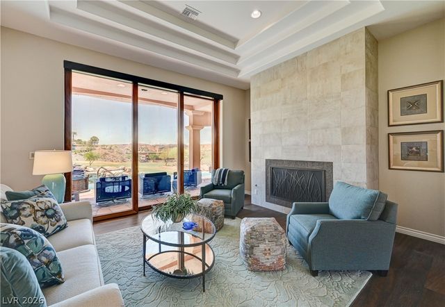 2 Camino Barcelona Place, Henderson, NV 89011