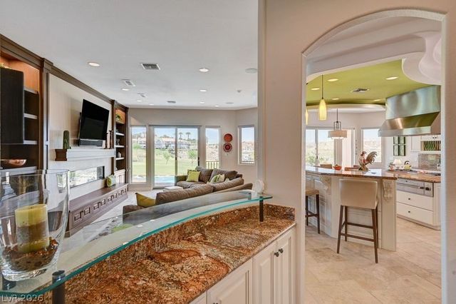 2 Camino Barcelona Place, Henderson, NV 89011