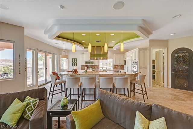 2 Camino Barcelona Place, Henderson, NV 89011