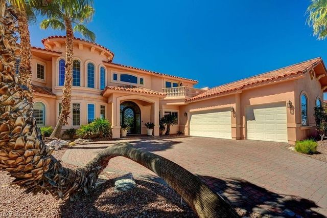 2 Camino Barcelona Place, Henderson, NV 89011