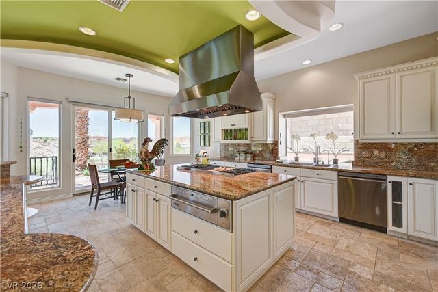 2 Camino Barcelona Place, Henderson, NV 89011