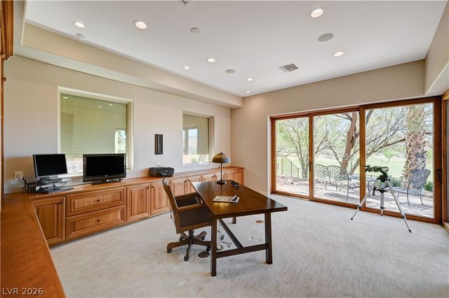 2 Camino Barcelona Place, Henderson, NV 89011