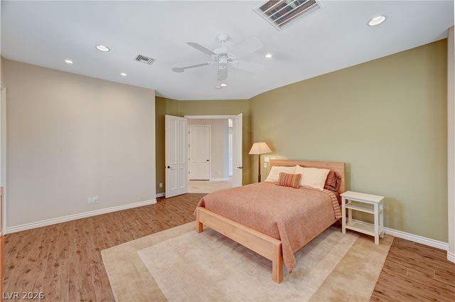 2 Camino Barcelona Place, Henderson, NV 89011