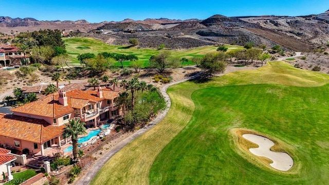 2 Camino Barcelona Place, Henderson, NV 89011