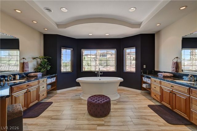 2 Camino Barcelona Place, Henderson, NV 89011