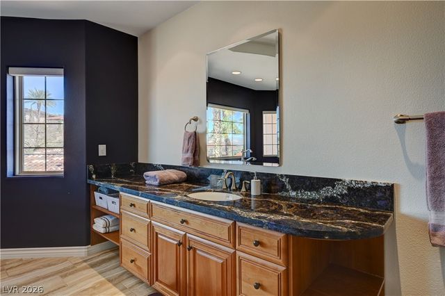 2 Camino Barcelona Place, Henderson, NV 89011