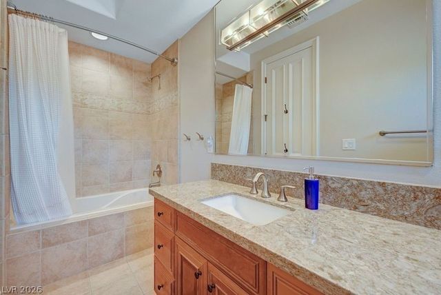 2 Camino Barcelona Place, Henderson, NV 89011