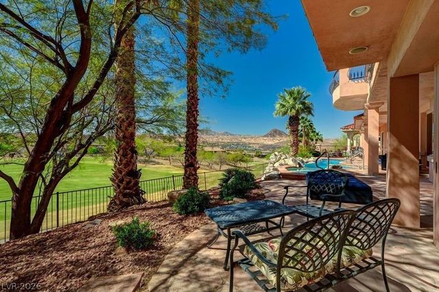2 Camino Barcelona Place, Henderson, NV 89011