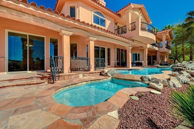 2 Camino Barcelona Place, Henderson, NV 89011