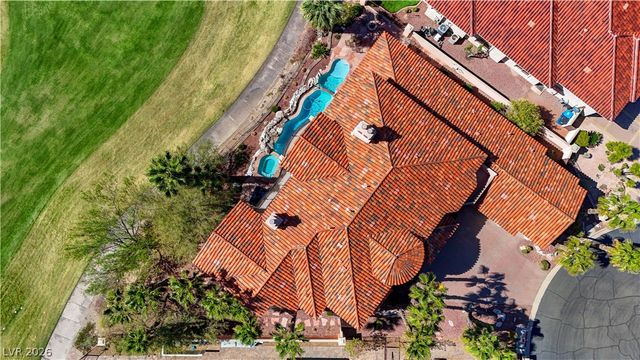 2 Camino Barcelona Place, Henderson, NV 89011