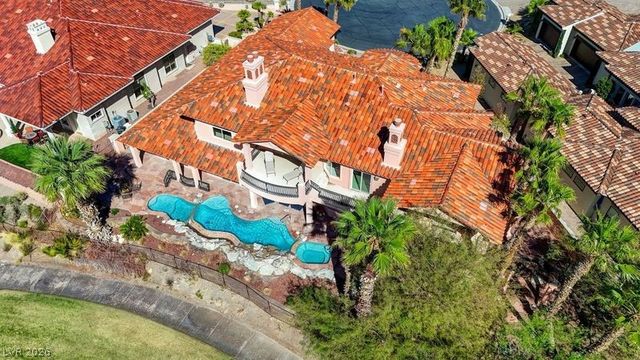 2 Camino Barcelona Place, Henderson, NV 89011