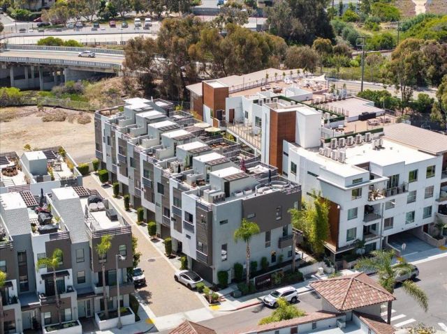 2511 State Street, Carlsbad, CA 92008