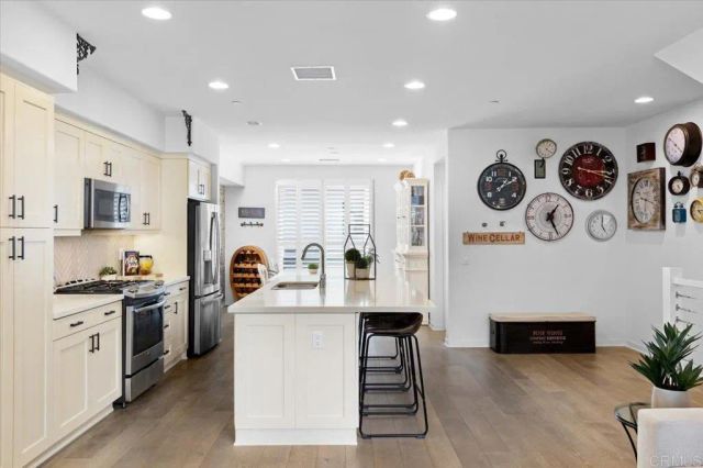 2511 State Street, Carlsbad, CA 92008
