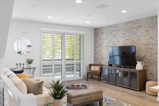 2511 State Street, Carlsbad, CA 92008